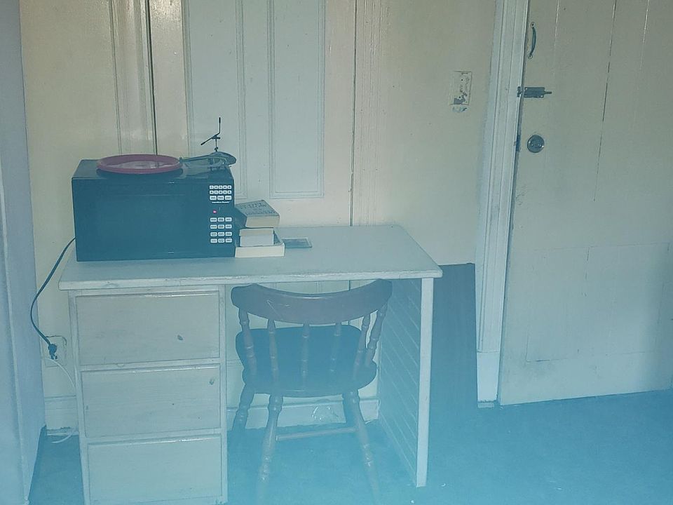 2nd image of 128 Garden St Floor 3