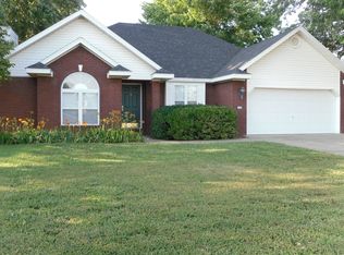 108 Elm St, Centerton, AR 72719