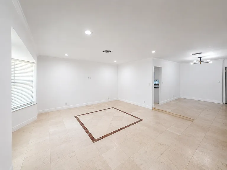 5109 Johnson St — Photo 4
