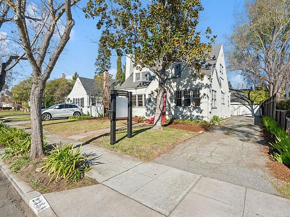 3rd image of 2351 Ramona St