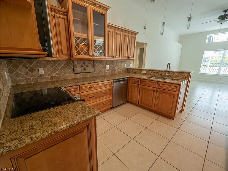 11394 Waterford Village Dr — Photo 10