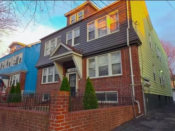 424-426 Leslie St, Newark, NJ 07112