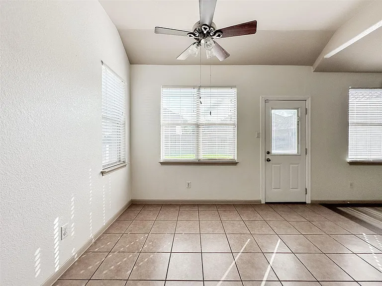 20319 Little Wing Dr — Photo 28