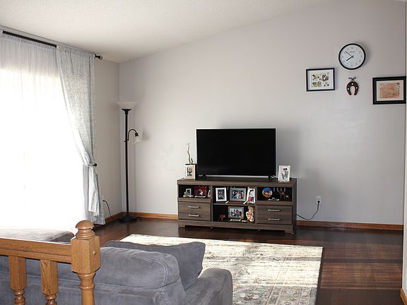 5th image of 3409 W Park Dr