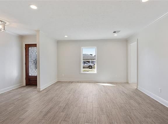 4th image of 3813 Simone Garden Dr