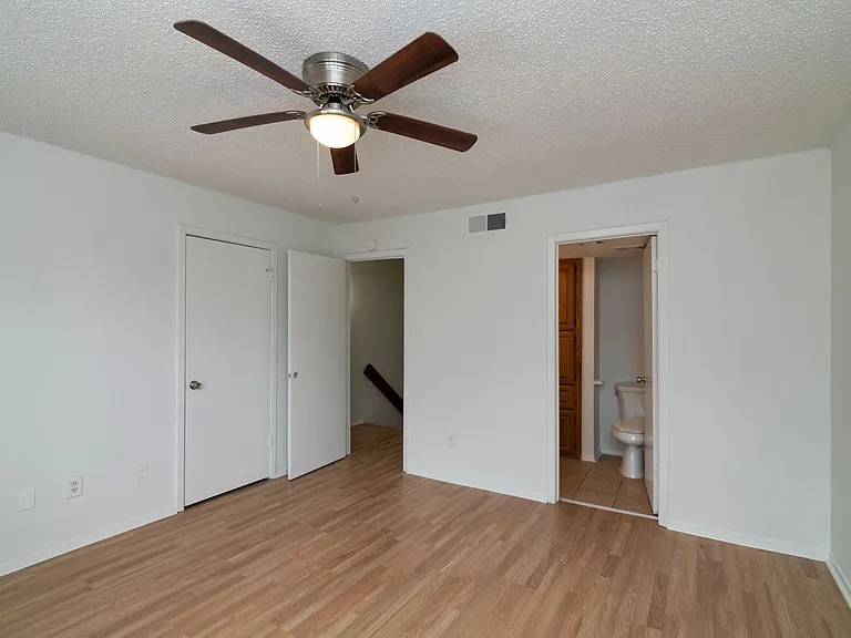 East Landing Townhomes — Photo 18