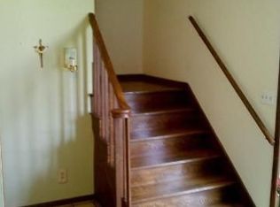 2121 Rambling Rose Rd, Waukesha, WI 53186