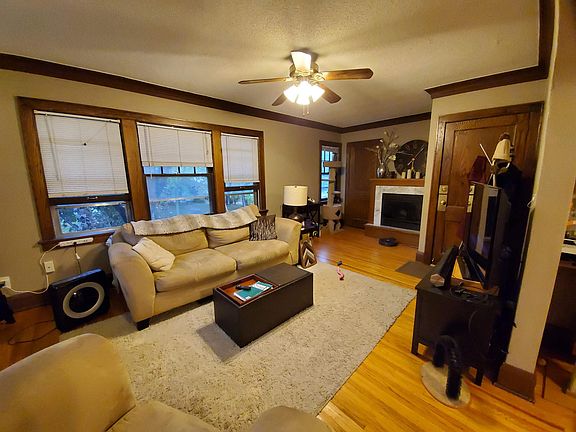 2nd image of 1451 Saint Clair Ave #2