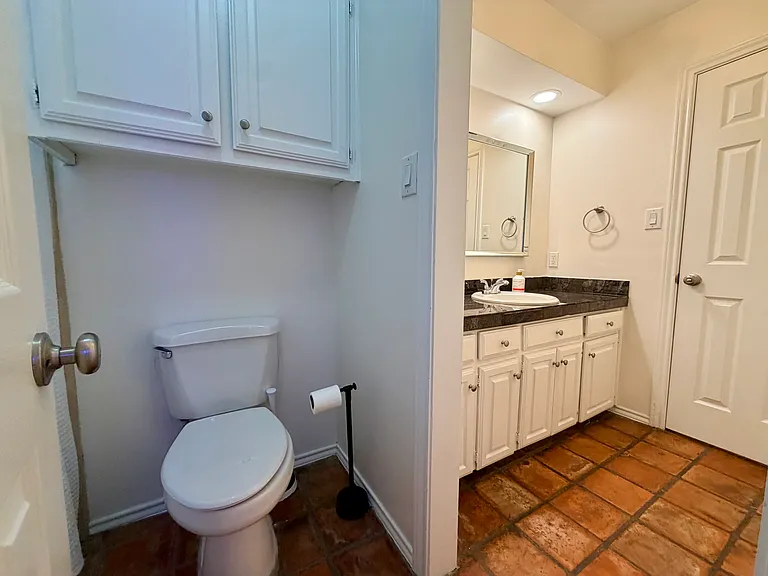 5045 Thunder Rd — Photo 23