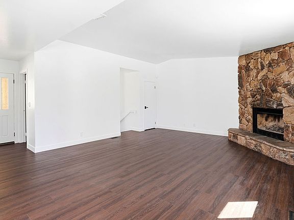 5th image of 23855 Zuger Dr #1