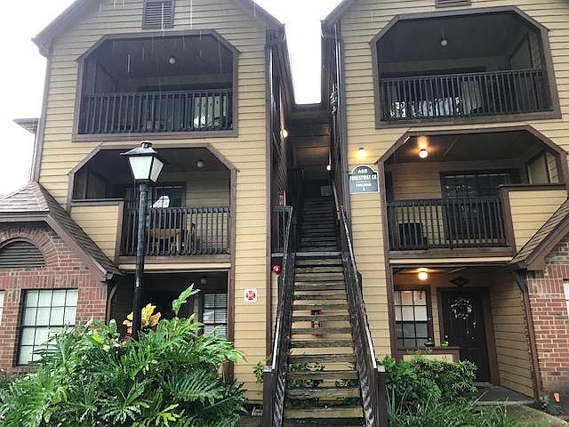 Entry To condominium