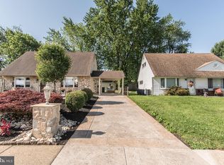 2810 Nightingale Rd, Philadelphia, PA 19154