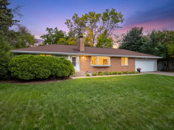 10800 Oak Knoll Ter N, Minnetonka, MN 55305