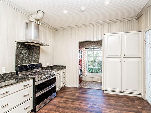 4th image of 531 Virginia Ave