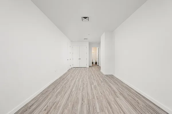 Rented by Nooklyn NYC LLC | media 70