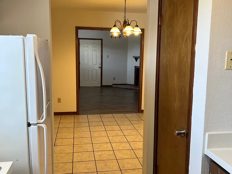 305 W Esplanade Ave #A — Photo 11