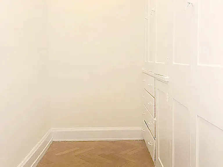 37 W 72nd St #9C — Photo 6