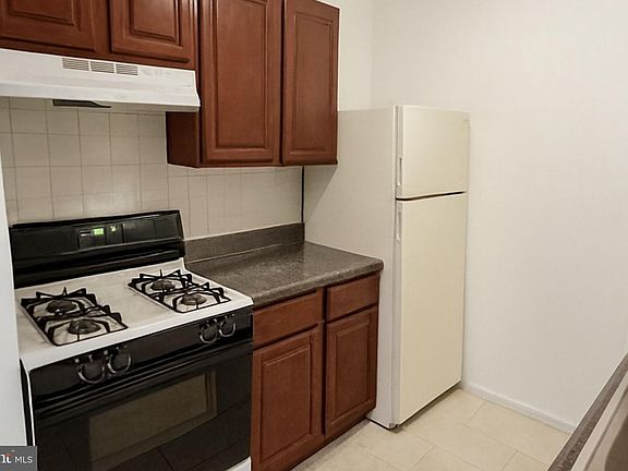 4th image of 2727 Rhawn St