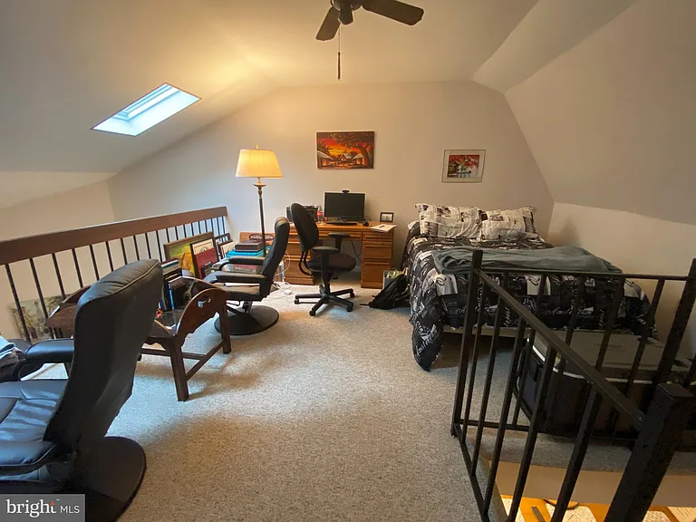240 Valley Stream Ln — Photo 12