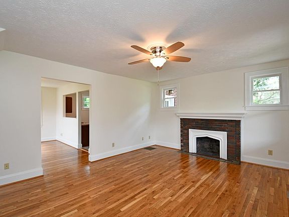 5th image of 1449 Aster Pl