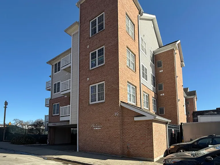 19 Isaacs St #228 — Photo 8