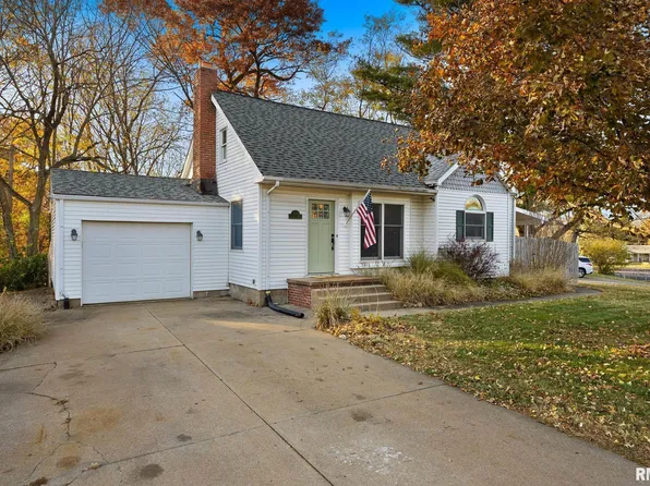 309 Timber Ln, East Peoria, IL 61611