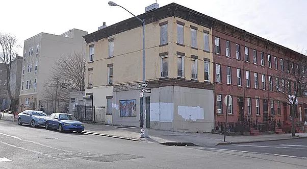 1st image of 70 Hull St Floor 2