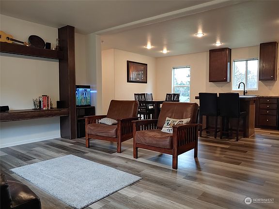 4th image of 4363 Childrens Avenue