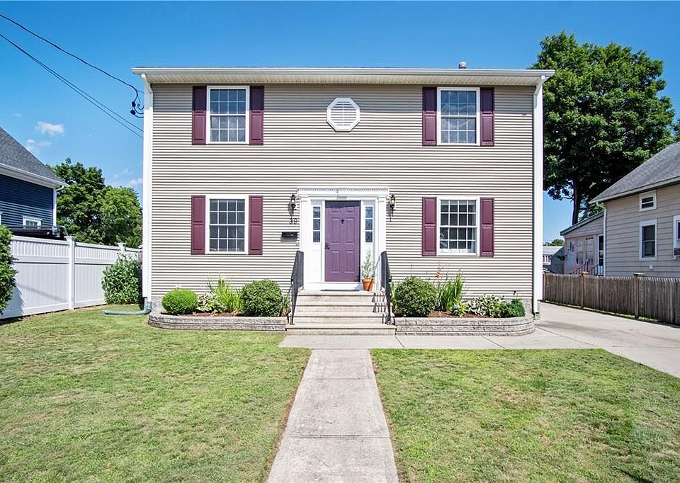 1st image of 39 Ferris Ave