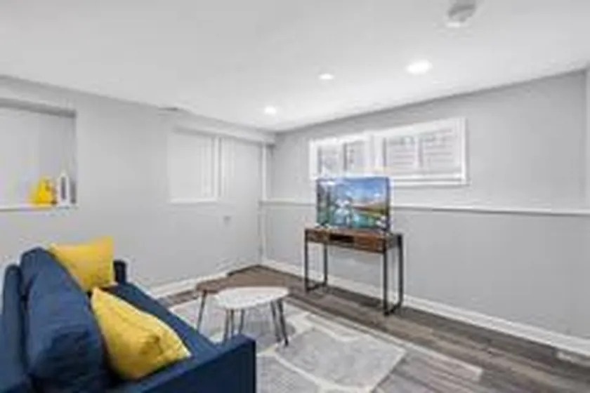 5 bed, 1080 sqft, $6,999 — Photo 4