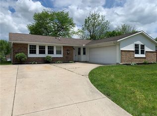 6882 Locustview Dr, Dayton, OH 45424