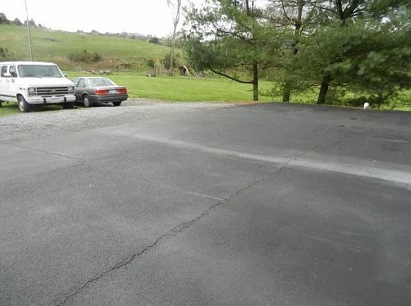 4th image of 602 Hallbrook Dr