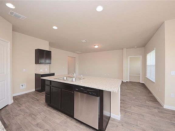 4th image of 105 Garcitas Creek Ln