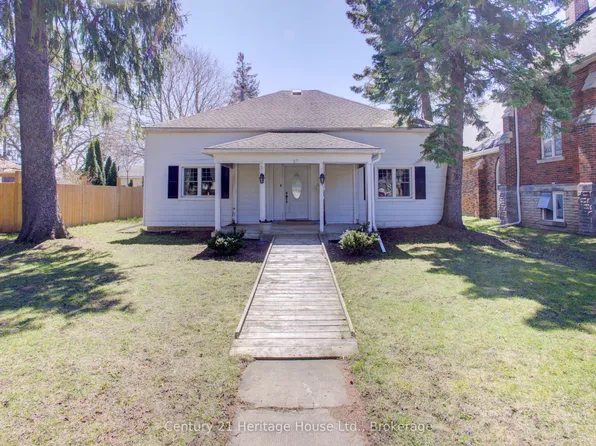 221 Lambton St E, West Grey, ON N0G 1R0