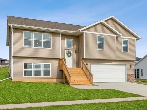 183 Karen Dr, Williamsburg, IA 52361