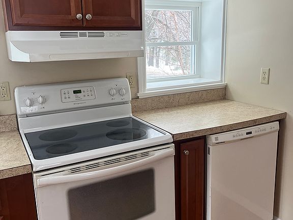 2nd image of 82 Old Town Rd