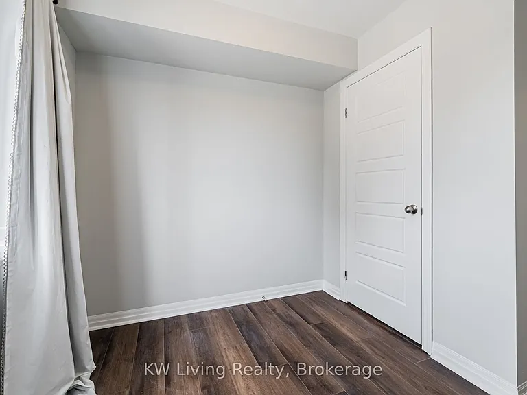 70 Plains Rd E #18 — Photo 32