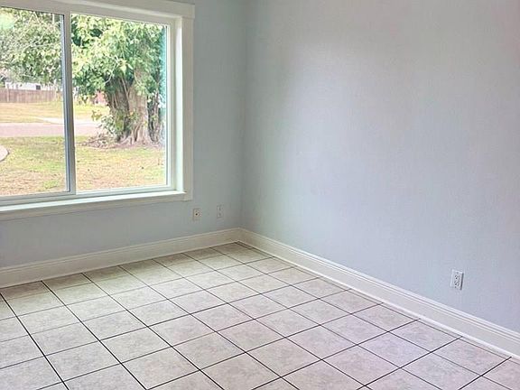 4th image of 232 Palmero St