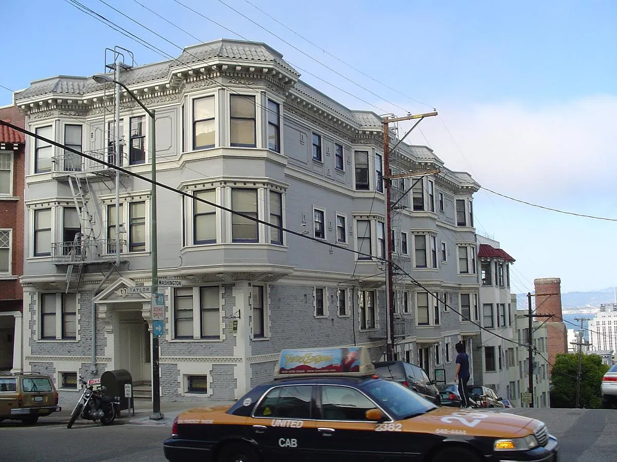 1302 Taylor Street — Photo 2