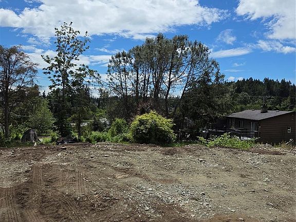 4th image of 1824 Swartz Bay Rd