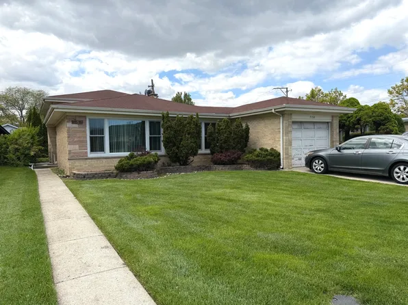 7150 N Crawford Ave, Lincolnwood, IL 60712