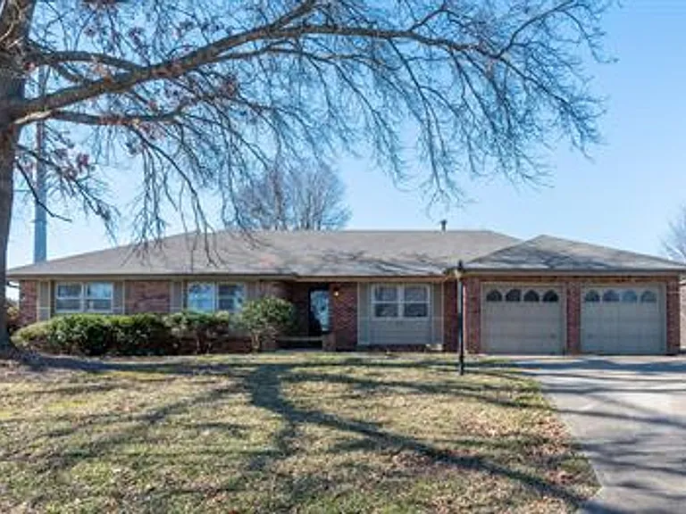 3123 S Glenhaven Ave — Photo 8