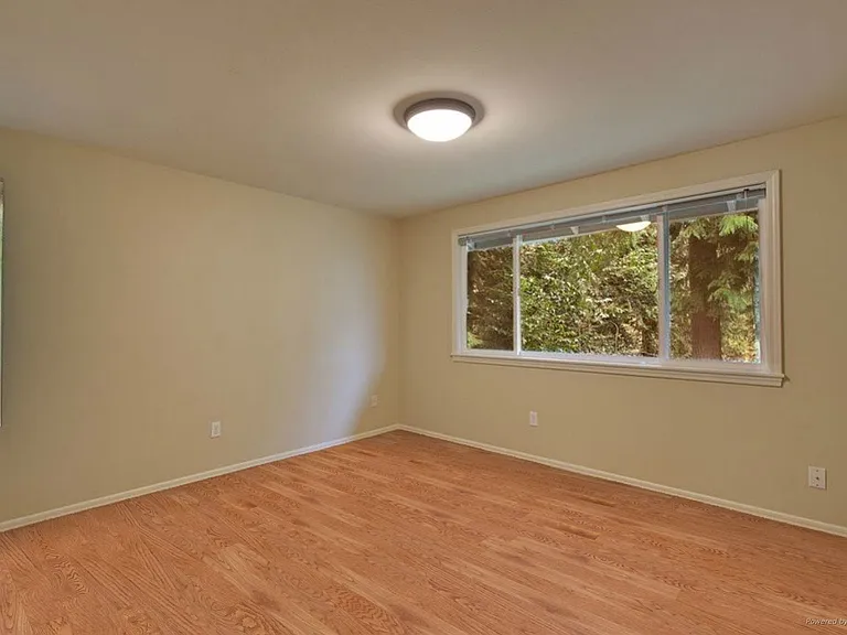 10034 NE 33rd St — Photo 10