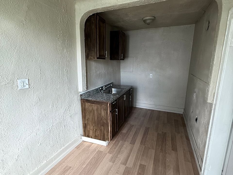 1st image of 16853 Log Cabin St #6