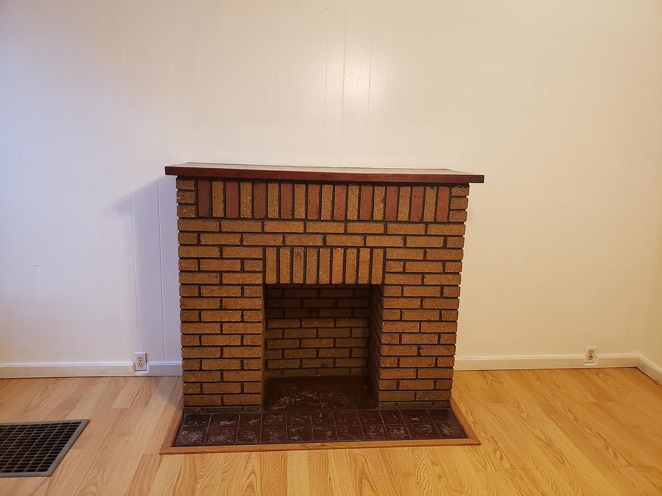 1st image of 213 Water St