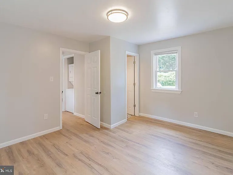 1816 Maple Ln — Photo 5