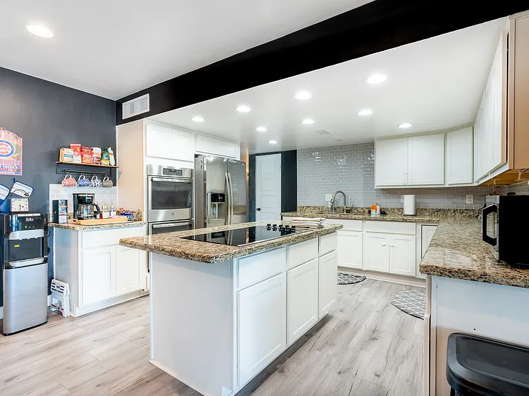 3327 S Dorsey Ln — Photo 6