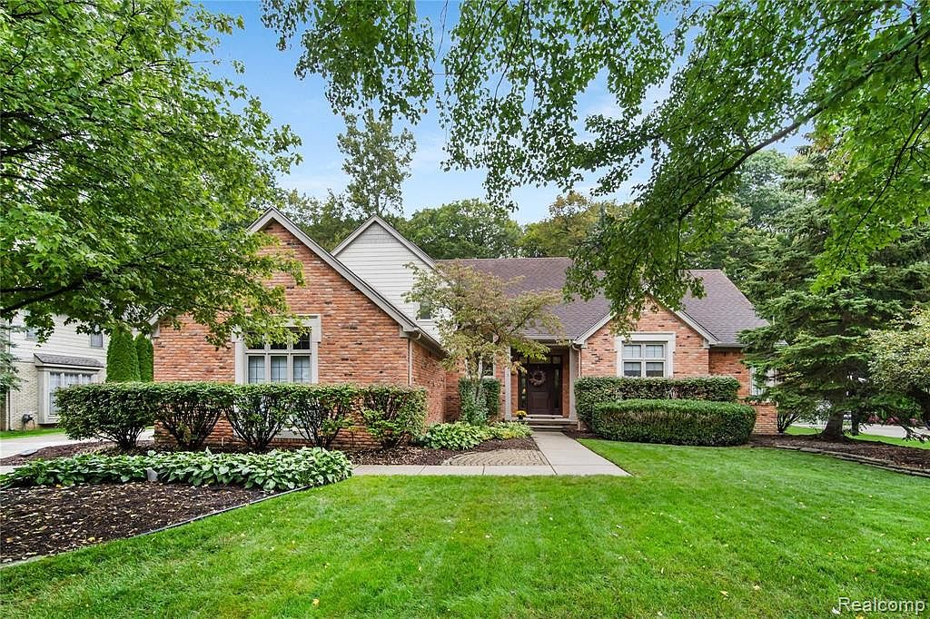 1718 Rolling Woods Dr, Troy, MI 48098 Zillow