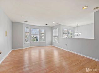 189 Sunshine Dr, Piscataway, NJ 08854
