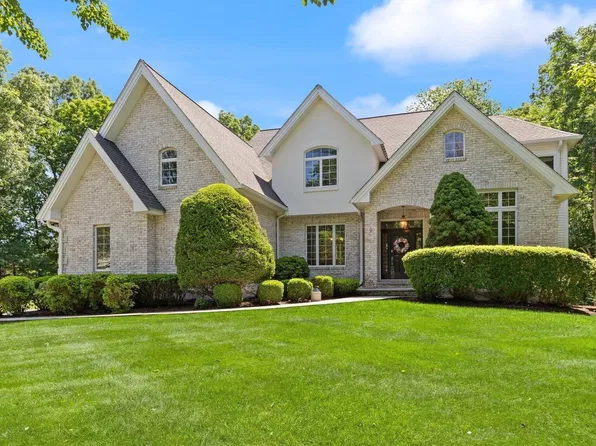 9 Riverside Ter, North Easton, MA 02356